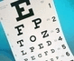 Augenuntersuchung mit Buchstabenliste