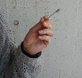 Zigarette in der Hand